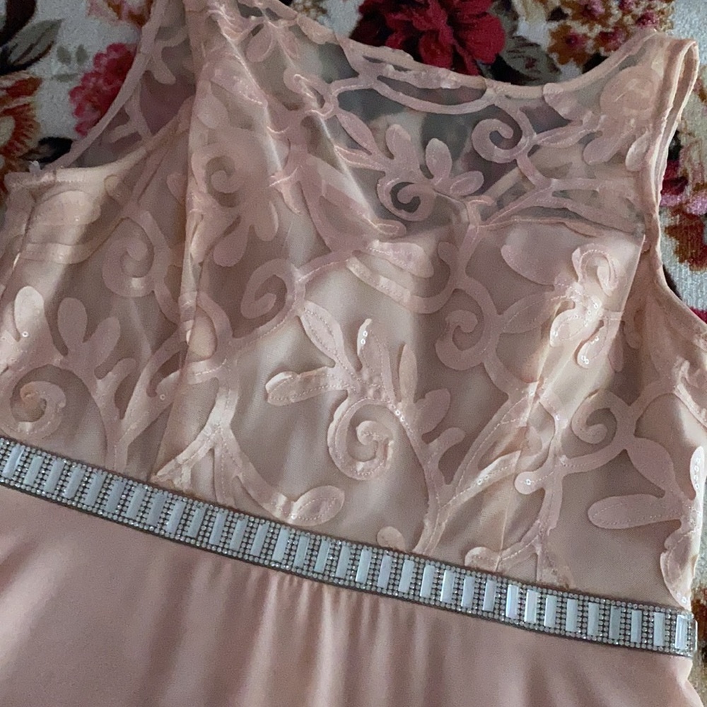 Dress - Picture 2 of 6